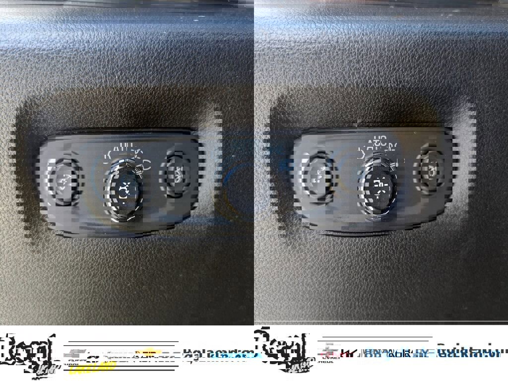 Used 2019 Chevrolet Traverse LT image 27