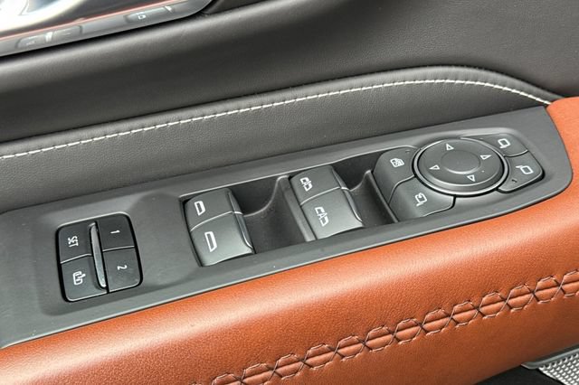 Used 2024 GMC Yukon Denali Ultimate AWD/4WD image 12