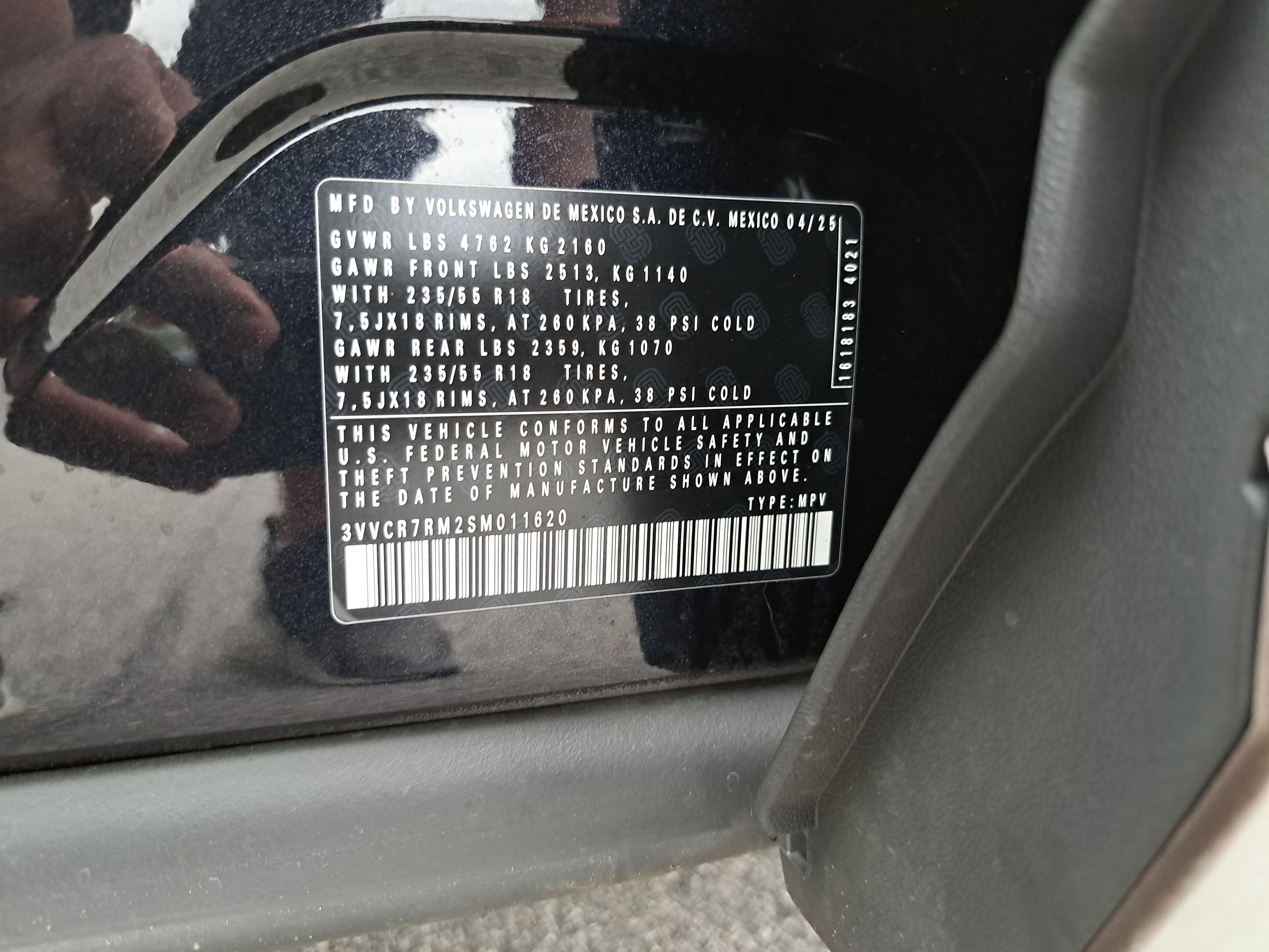 Certified 2025 Volkswagen Tiguan S FWD image 32