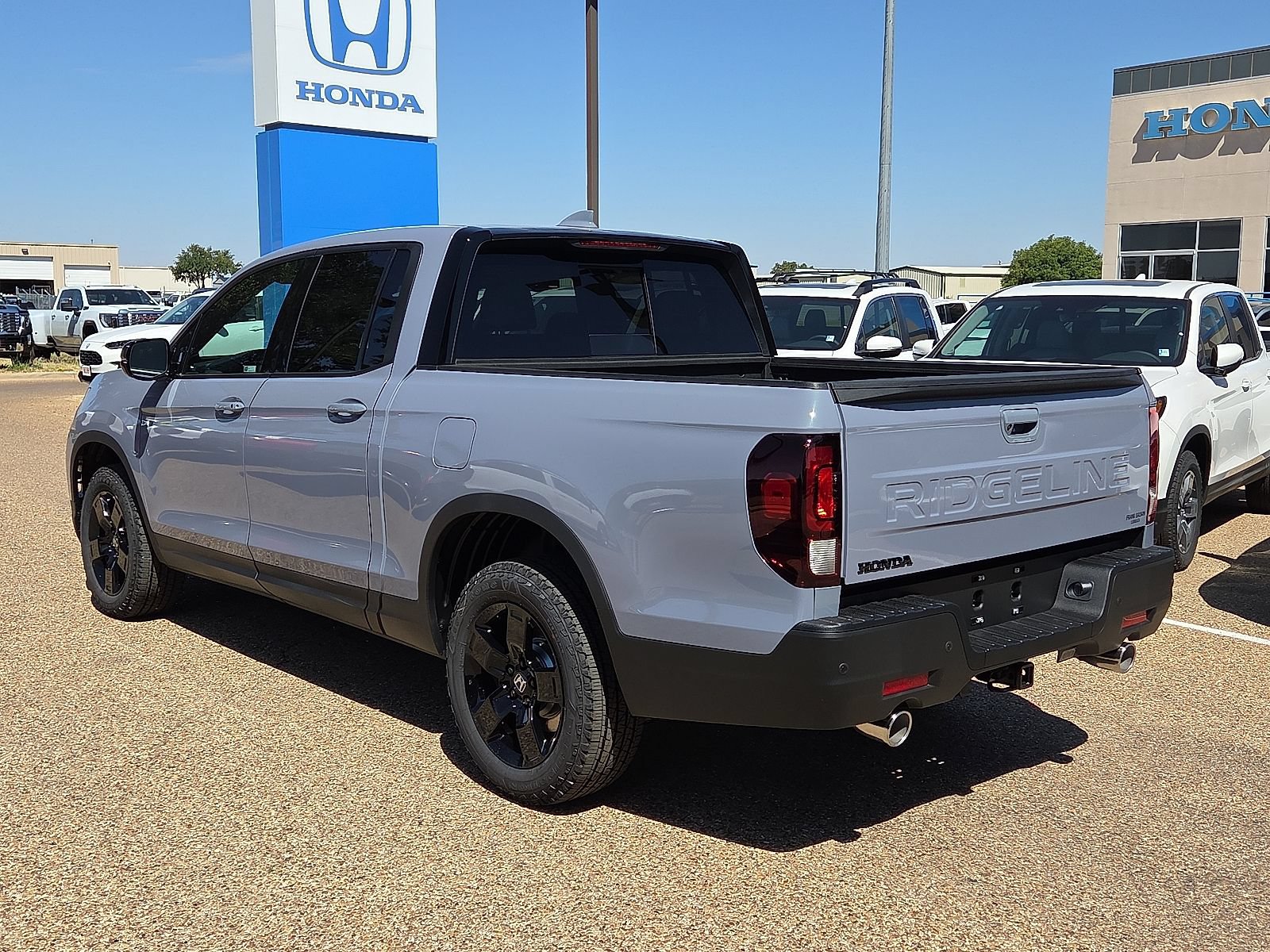 New 2026 Honda Ridgeline Black Edition image 3