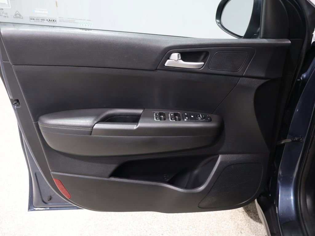 Used 2018 Kia Sportage LX image 12