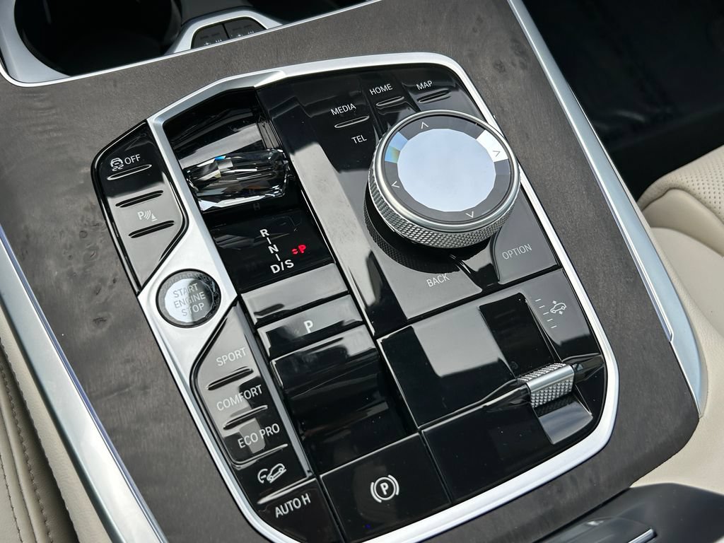 Used 2026 BMW X7 M60i AWD/4WD image 28