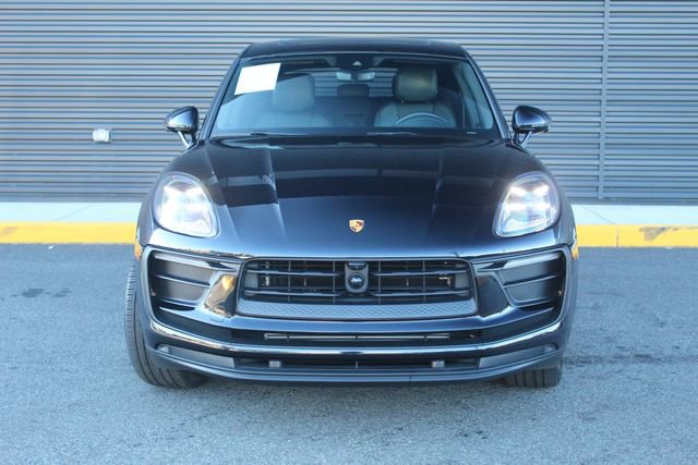 Certified 2023 Porsche Macan image 11