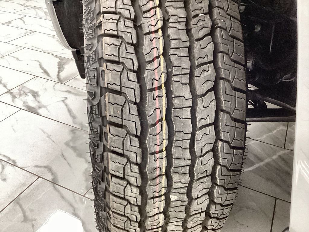 New 2026 Chevrolet Silverado 1500 LT w/ Z71 Off-Road Package image 37