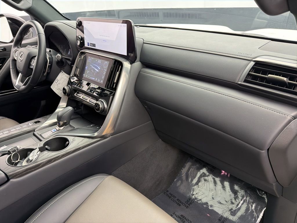 Used 2025 Lexus LX 700h Overtrail AWD/4WD image 32