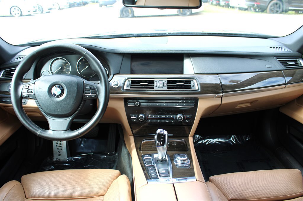 Used 2012 BMW 750Li xDrive AWD/4WD image 11