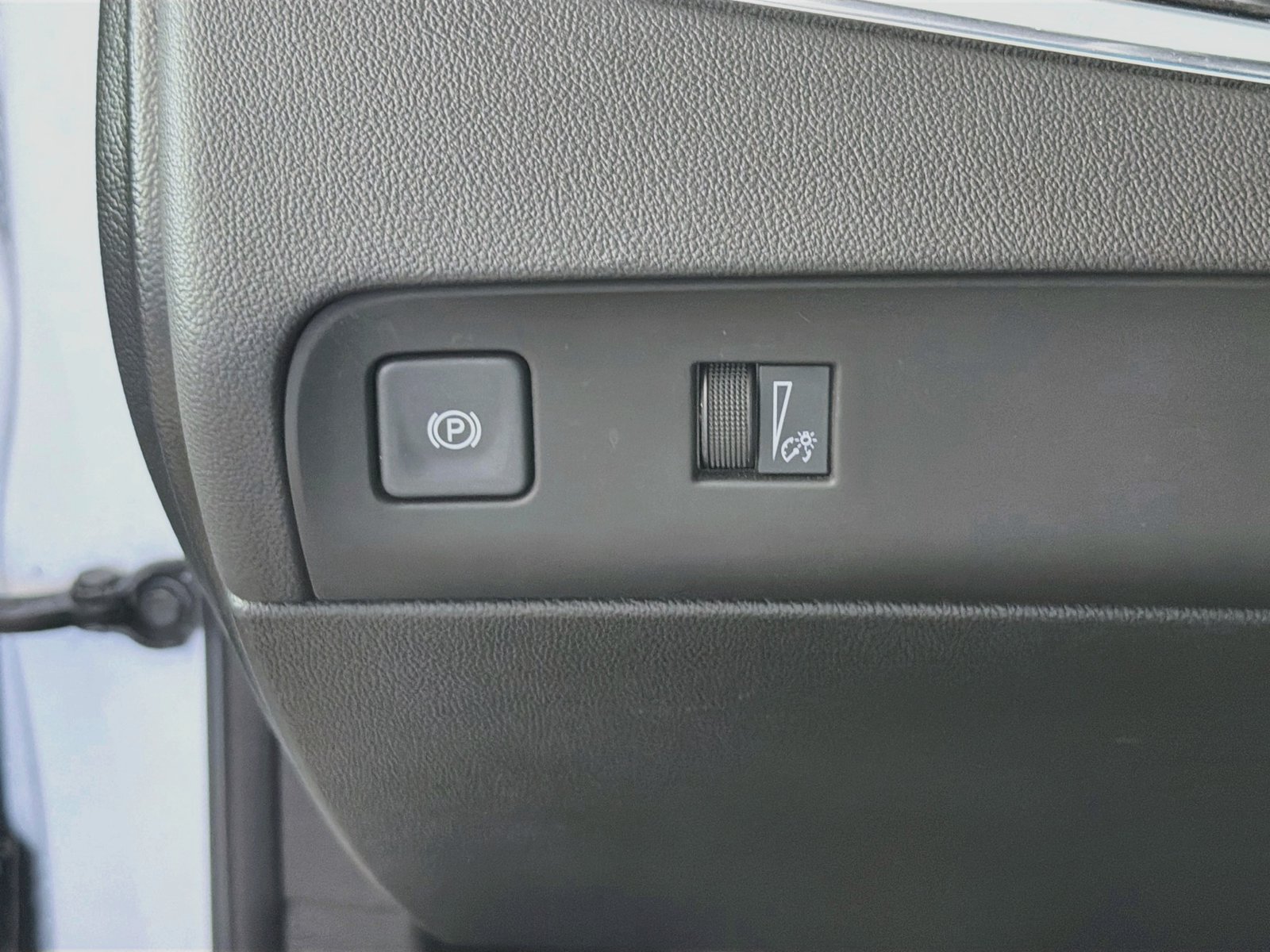 Used 2024 Buick Enclave Essence FWD image 10