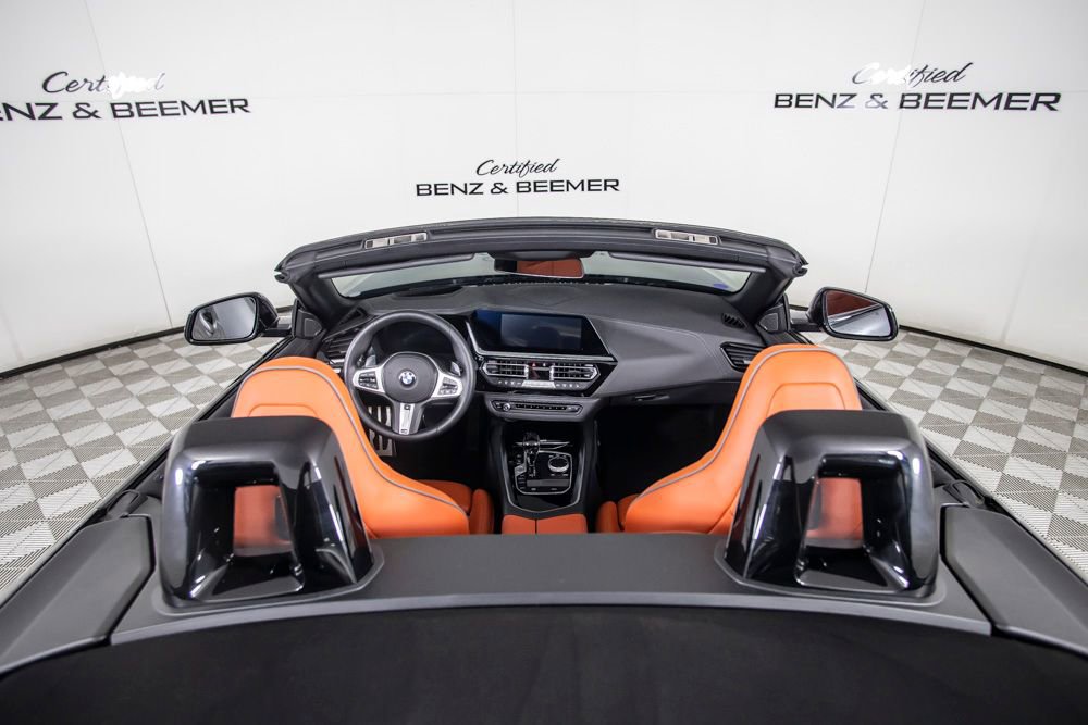 Used 2024 BMW Z4 M40i w/ Premium Package image 11