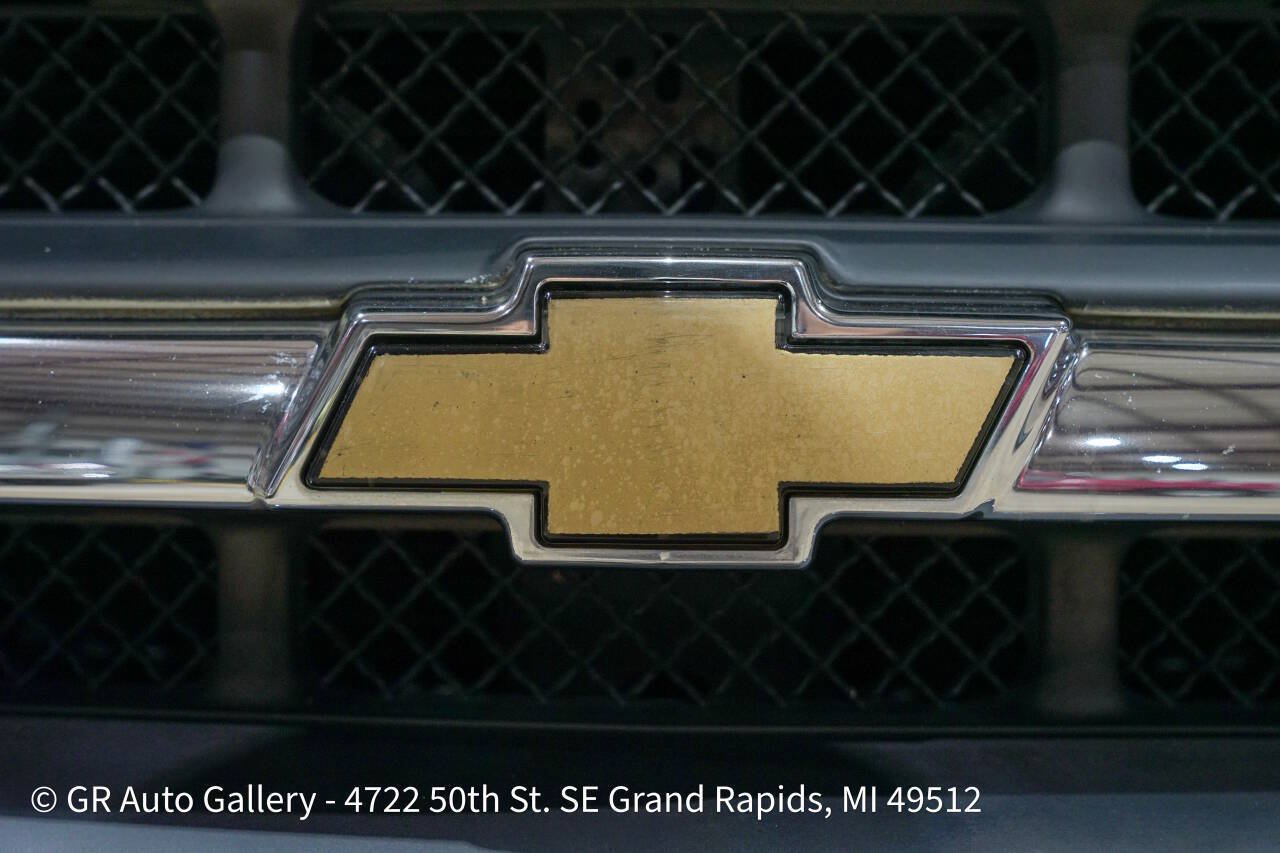 Used 2001 Chevrolet S10 Pickup LS w/ Preferred Equipment Group RWD image 21