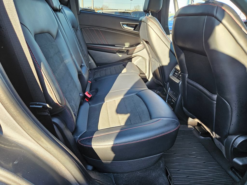 Used 2023 Ford Edge ST-Line w/ Class II Trailer Tow Package AWD/4WD image 26