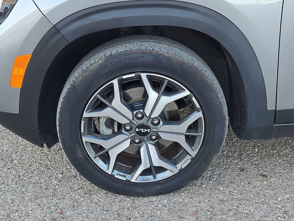 Used 2022 Kia Seltos EX image 10
