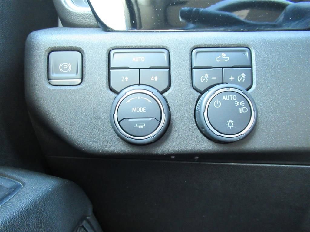 Used 2024 Chevrolet Silverado 1500 LT AWD/4WD image 23