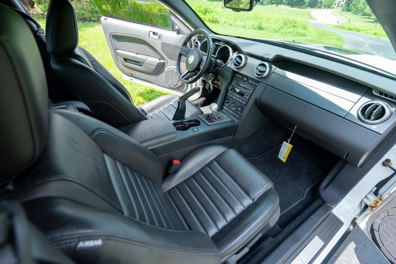 Used 2008 Ford Mustang Shelby GT500 RWD image 24