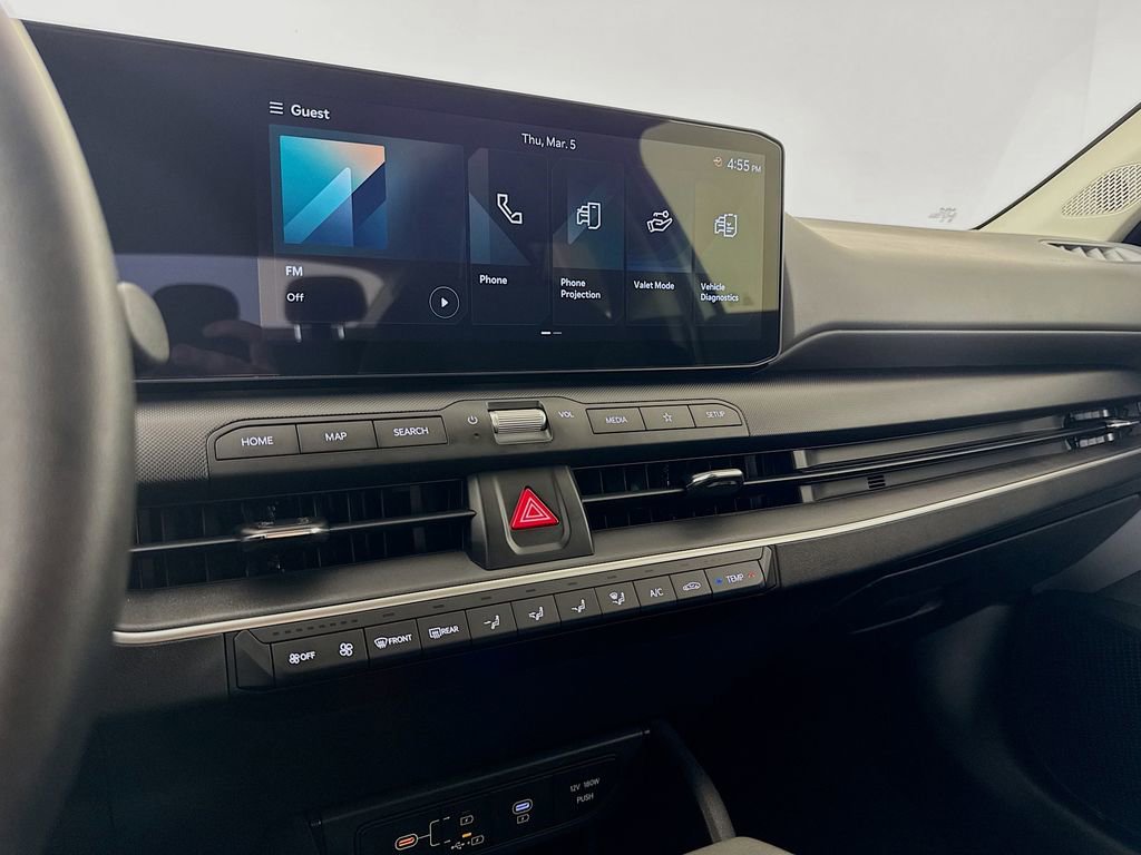 Used 2025 Kia K4 LXS image 17