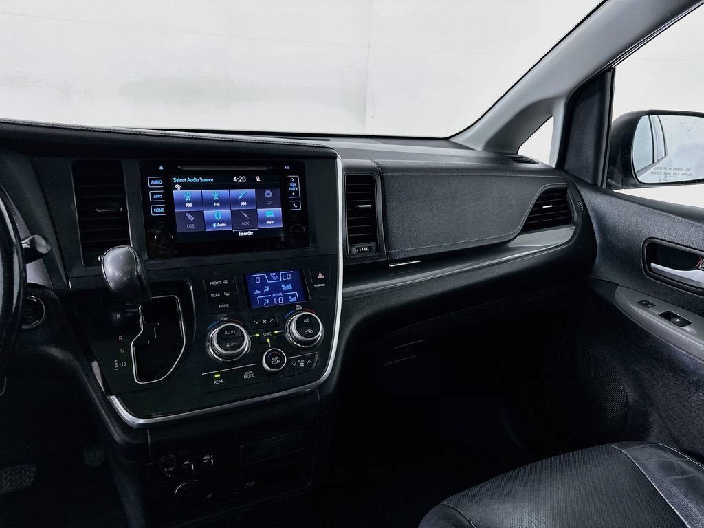 Used 2015 Toyota Sienna SE Premium FWD image 19