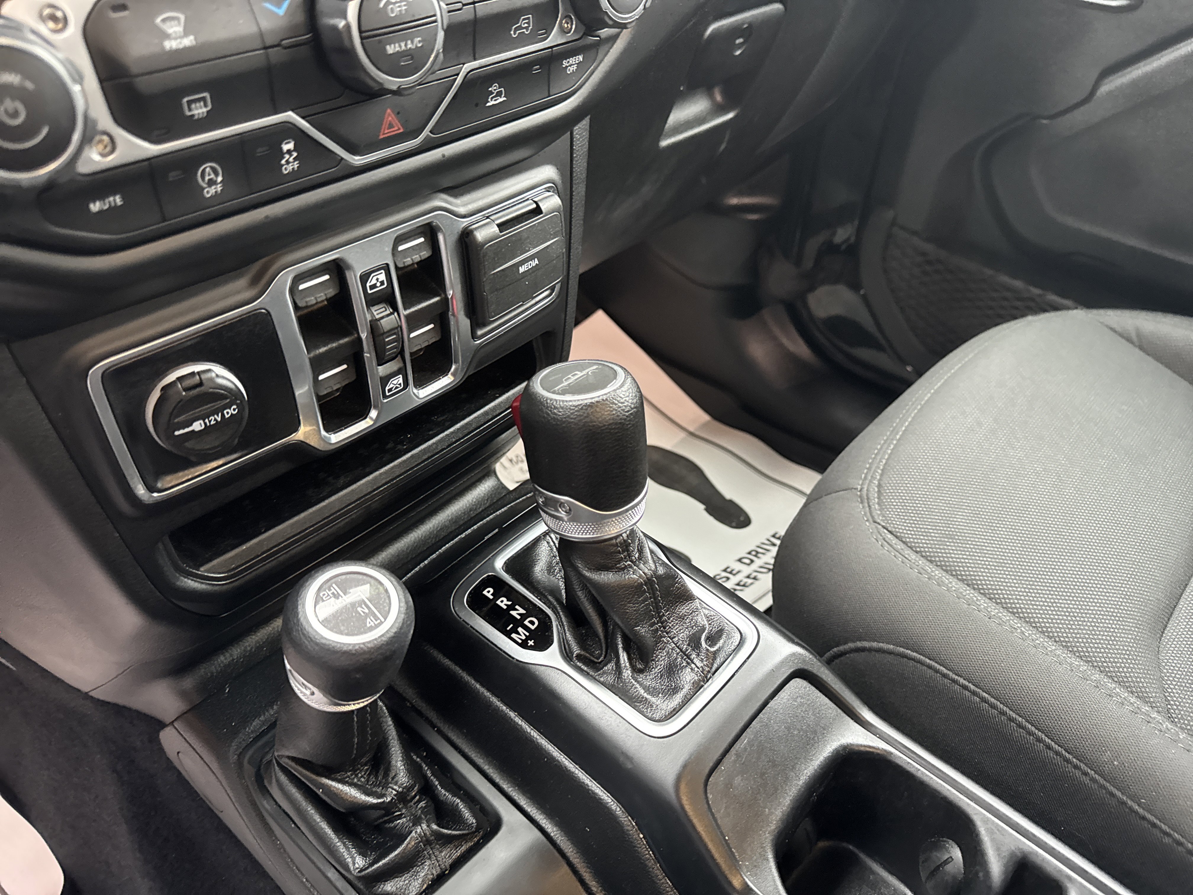 Used 2022 Jeep Gladiator Sport image 23