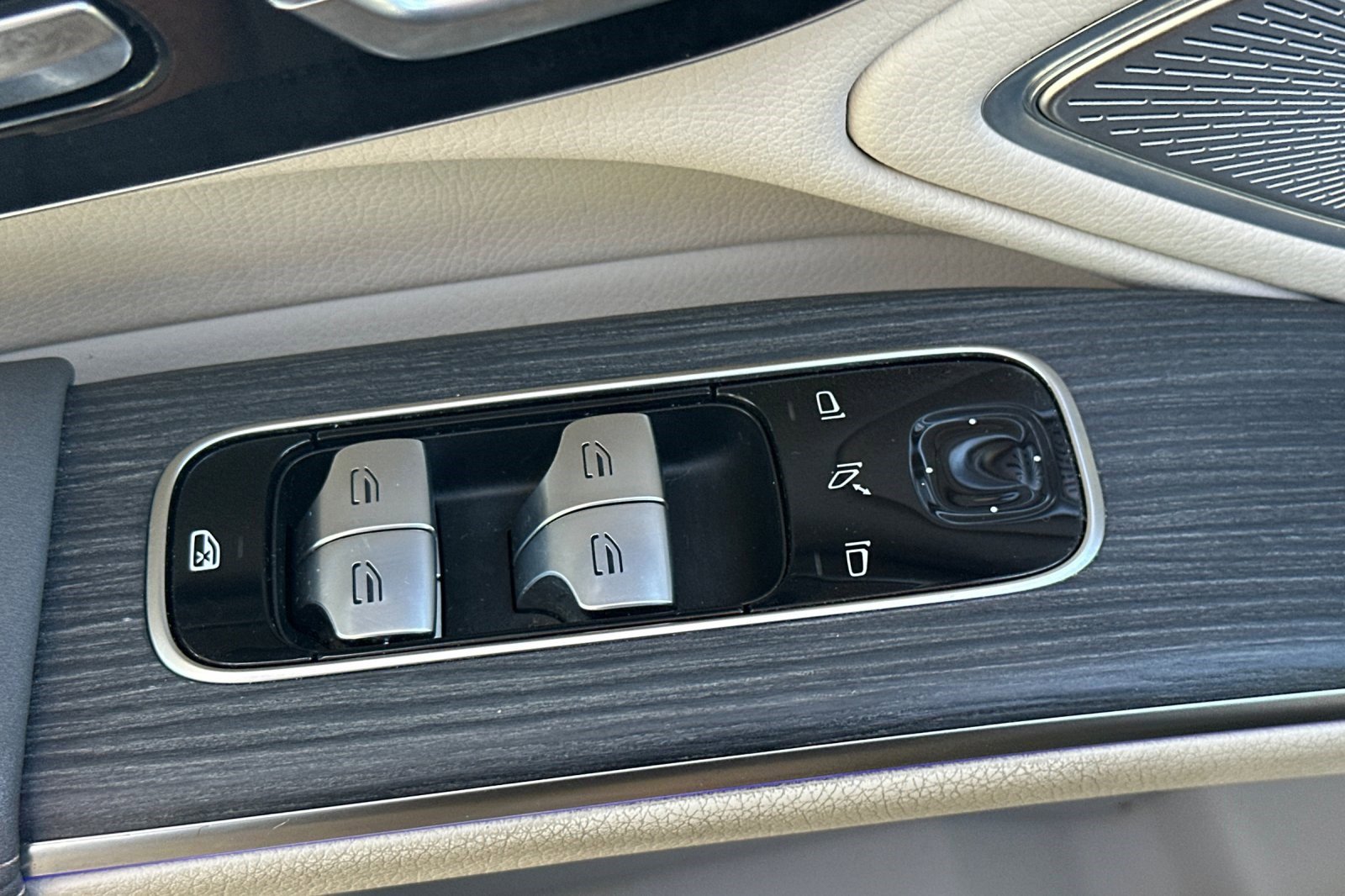 Used 2023 Mercedes-Benz EQS 580 4MATIC Sedan image 11