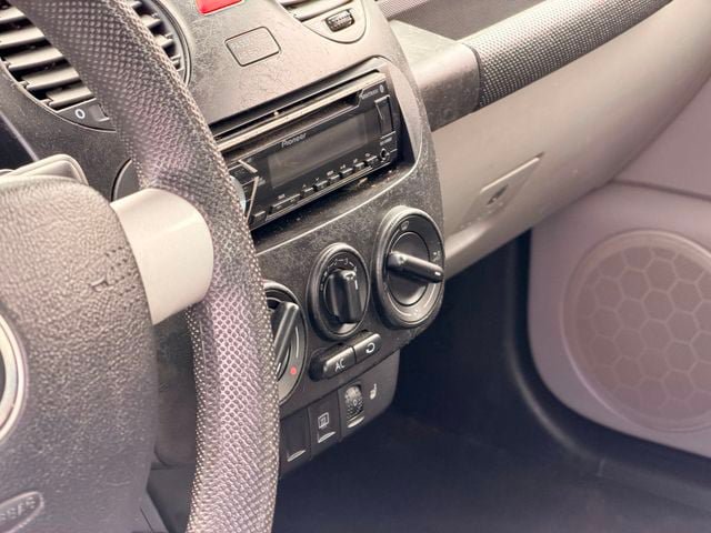 Used 2004 Volkswagen Beetle GLS FWD image 11