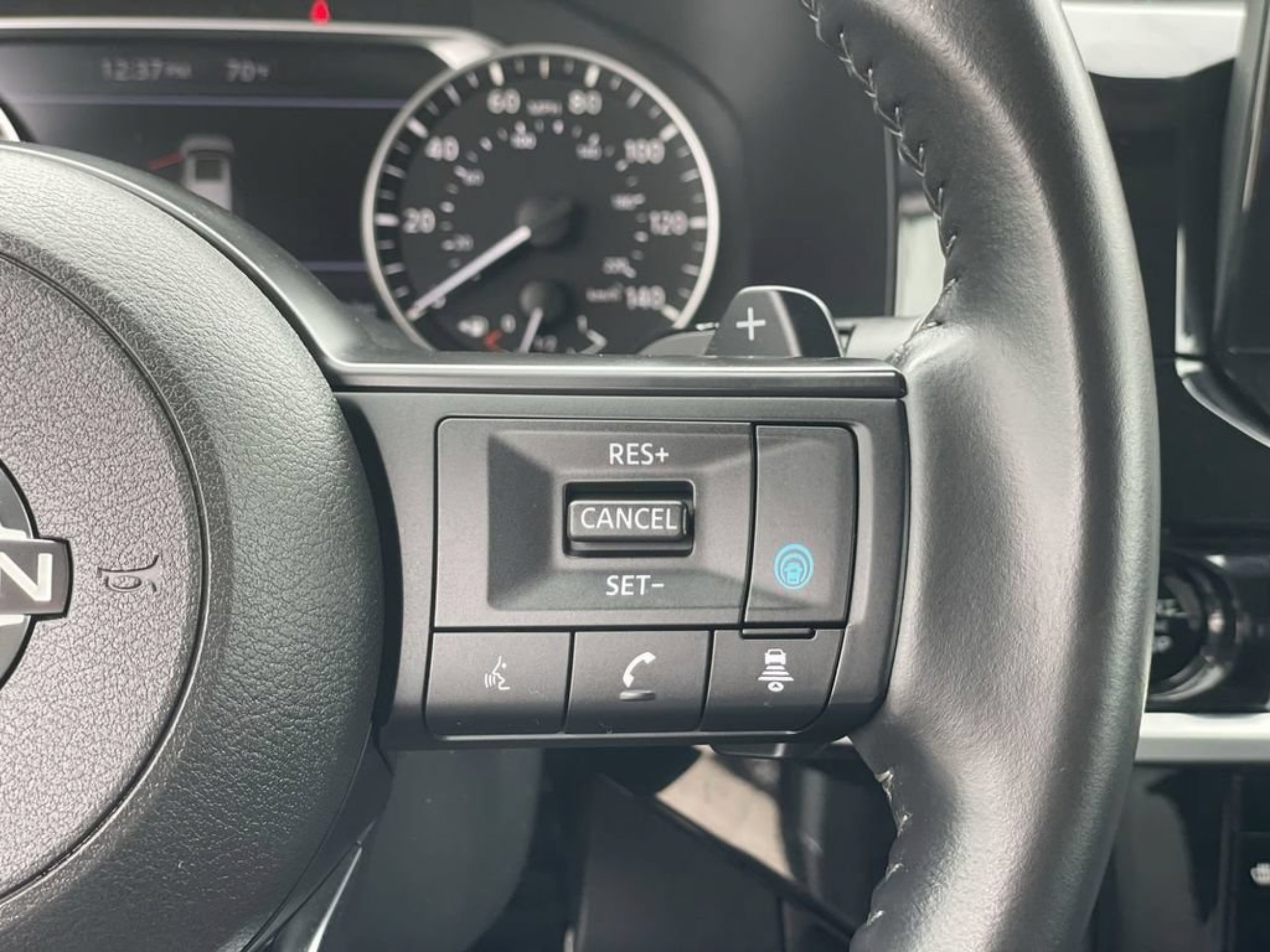 Used 2025 Nissan Pathfinder SV AWD/4WD image 25