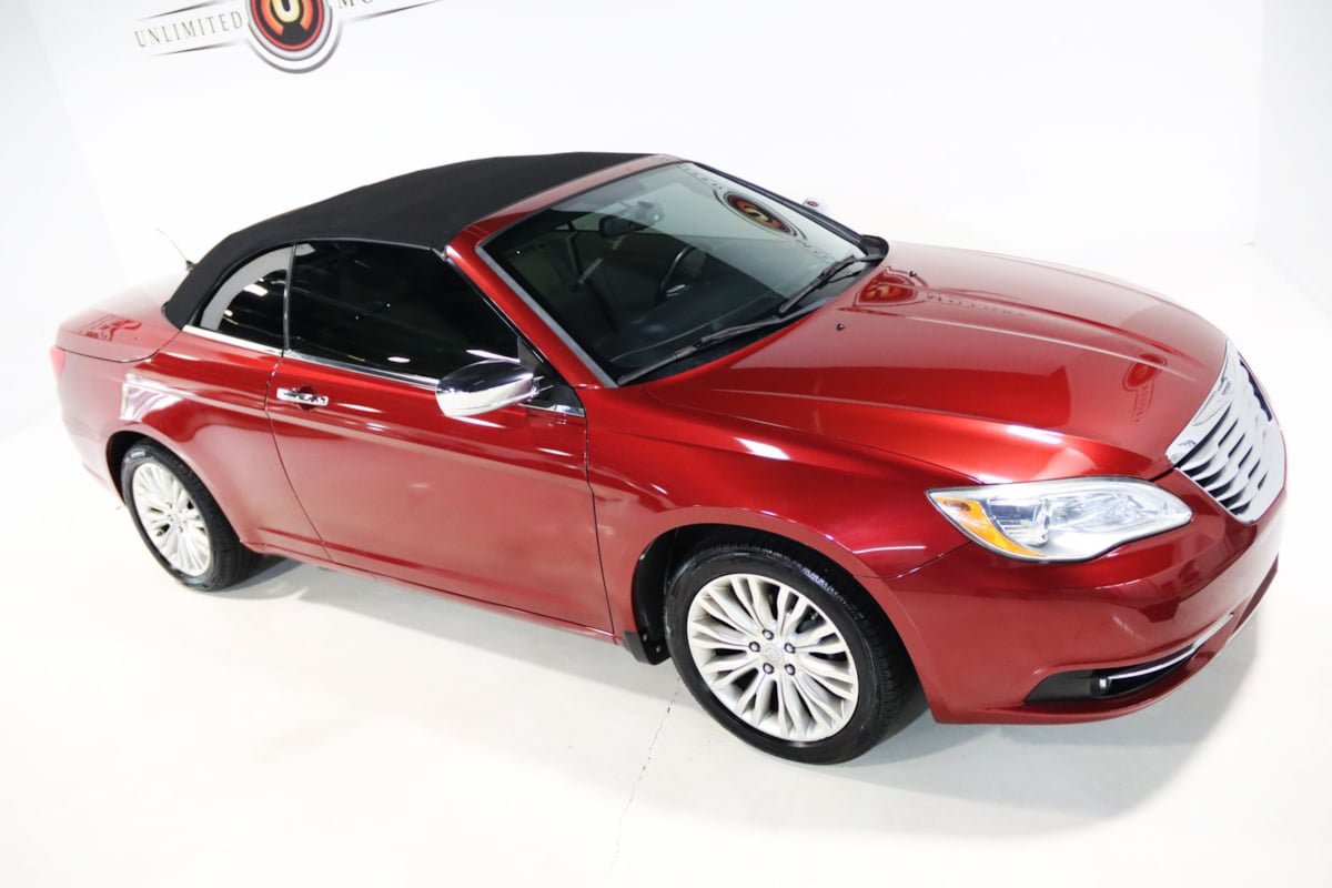 Used 2013 Chrysler 200 Limited FWD image 2