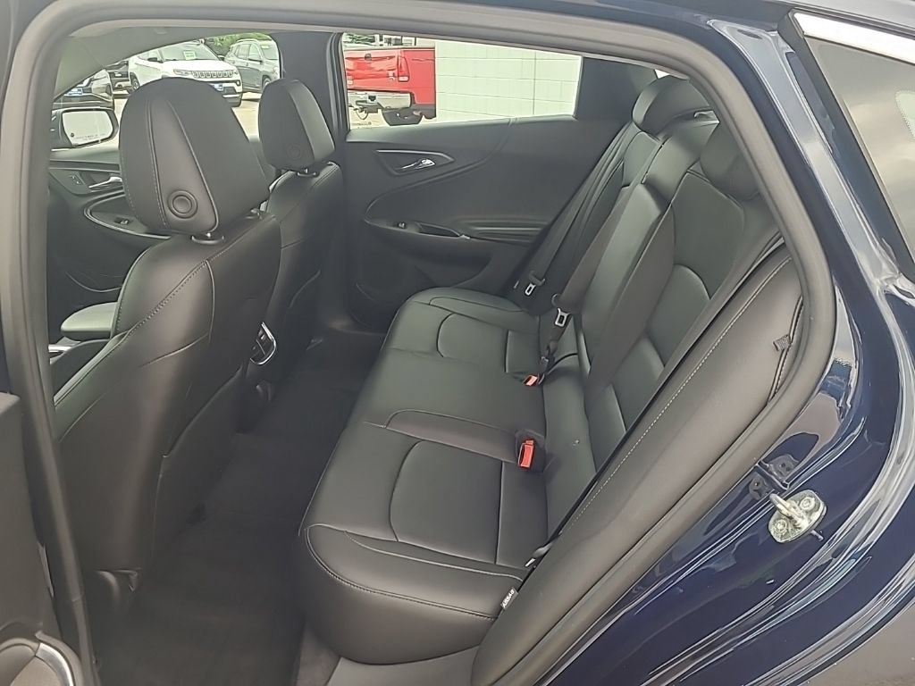 Used 2016 Chevrolet Malibu LT w/ Leather Package FWD image 17