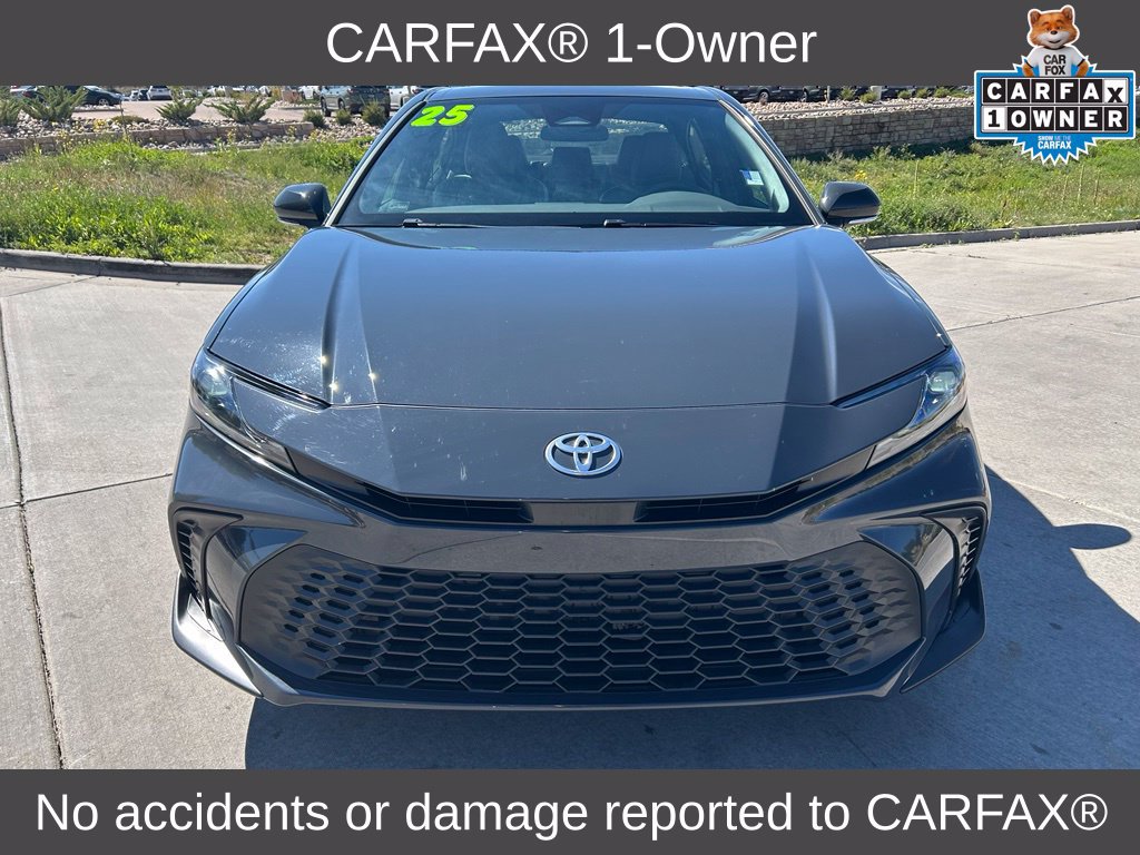 Used 2025 Toyota Camry SE AWD/4WD image 2