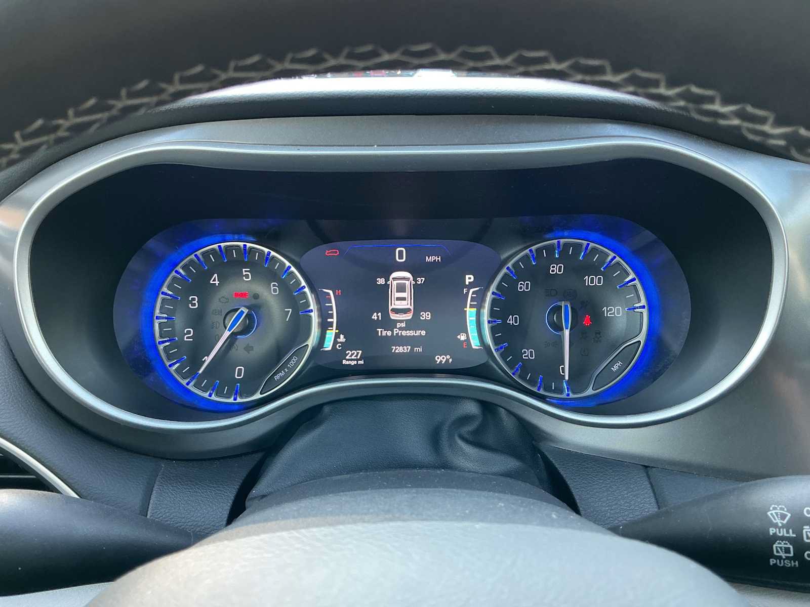 Used 2023 Chrysler Pacifica Touring-L FWD image 17