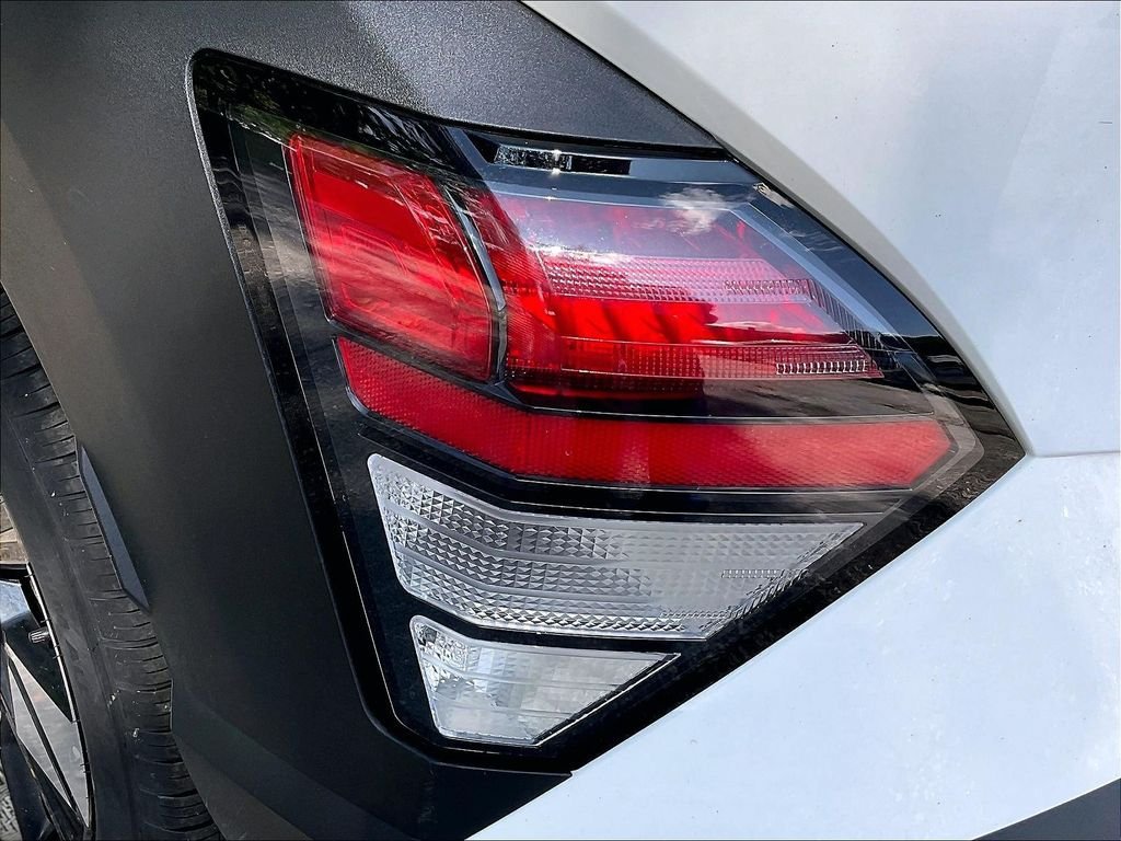 Used 2025 Hyundai Kona SEL AWD/4WD image 31