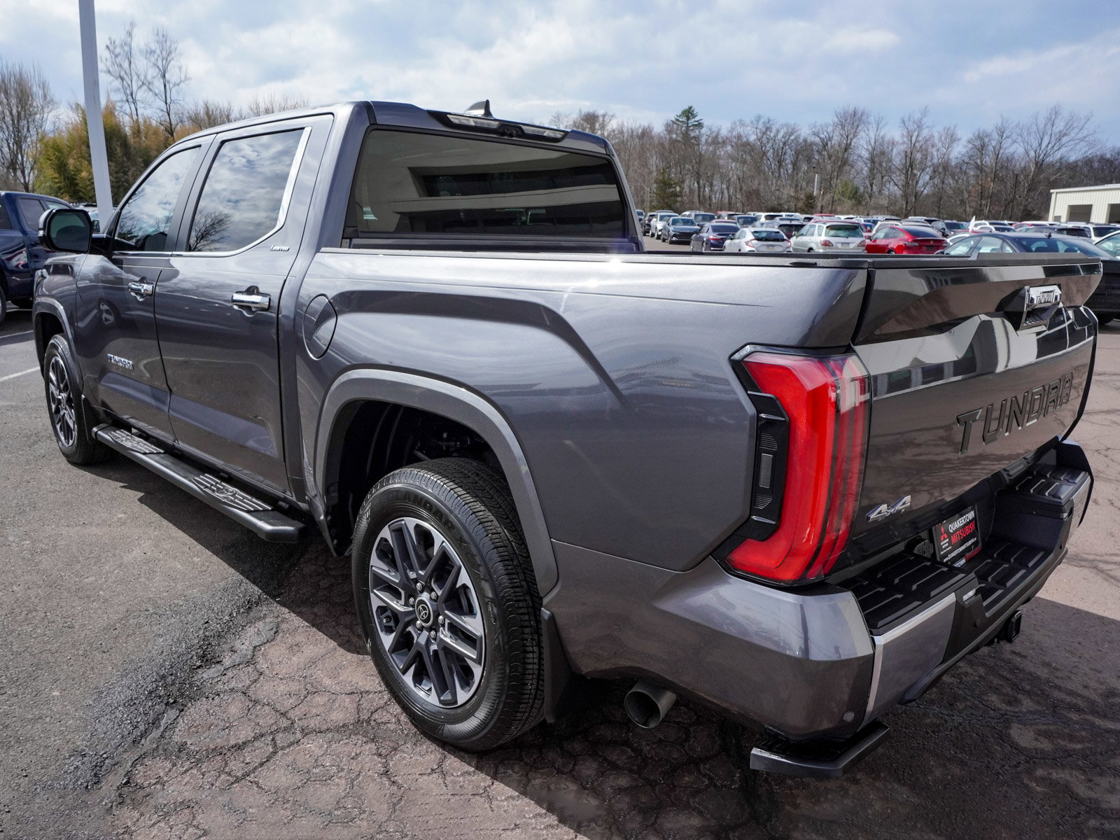 Used 2024 Toyota Tundra Limited AWD/4WD image 4