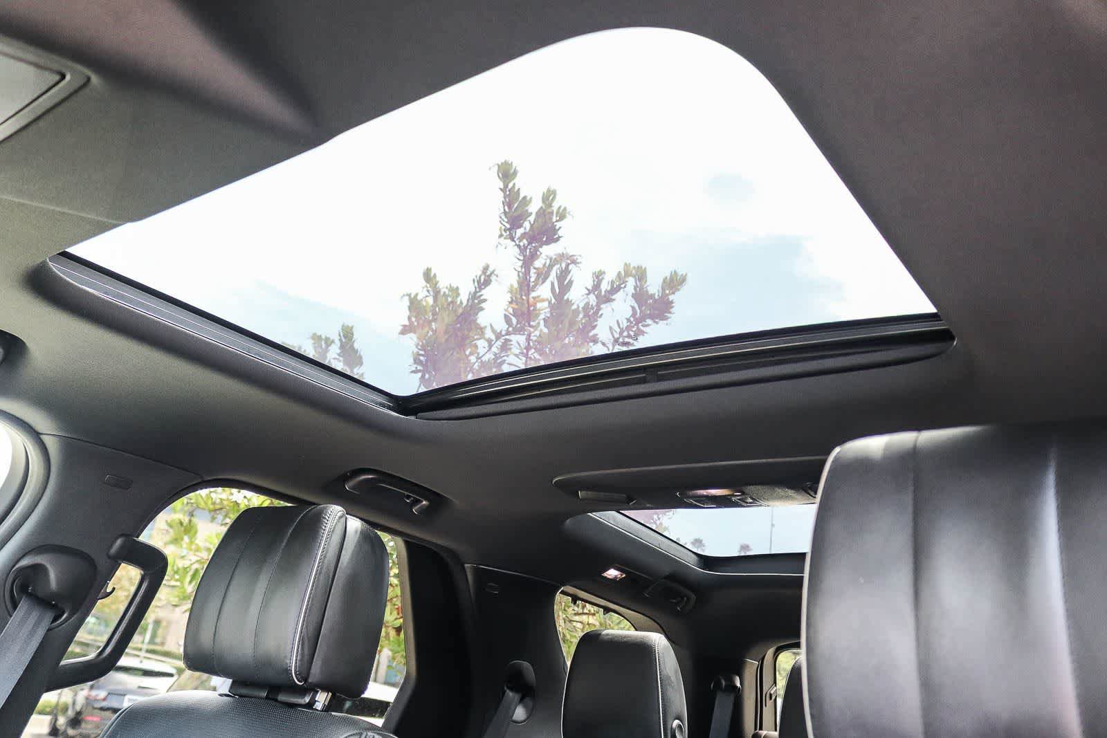 Used 2020 Land Rover Discovery HSE Luxury AWD/4WD image 18