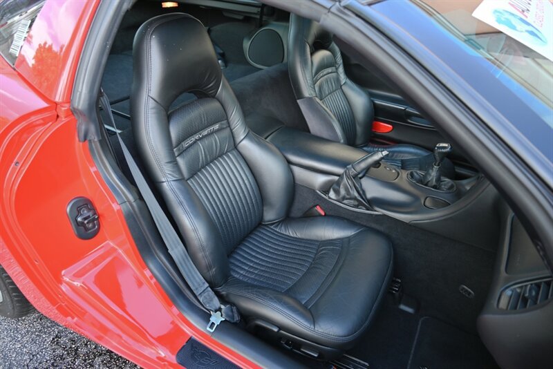 Used 1999 Chevrolet Corvette Coupe w/ Memory Pkg RWD image 19