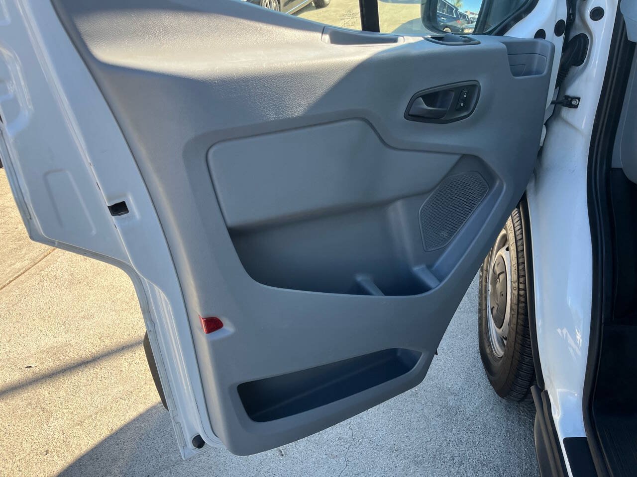 Used 2018 Ford Transit 250 148 Low Roof RWD image 18
