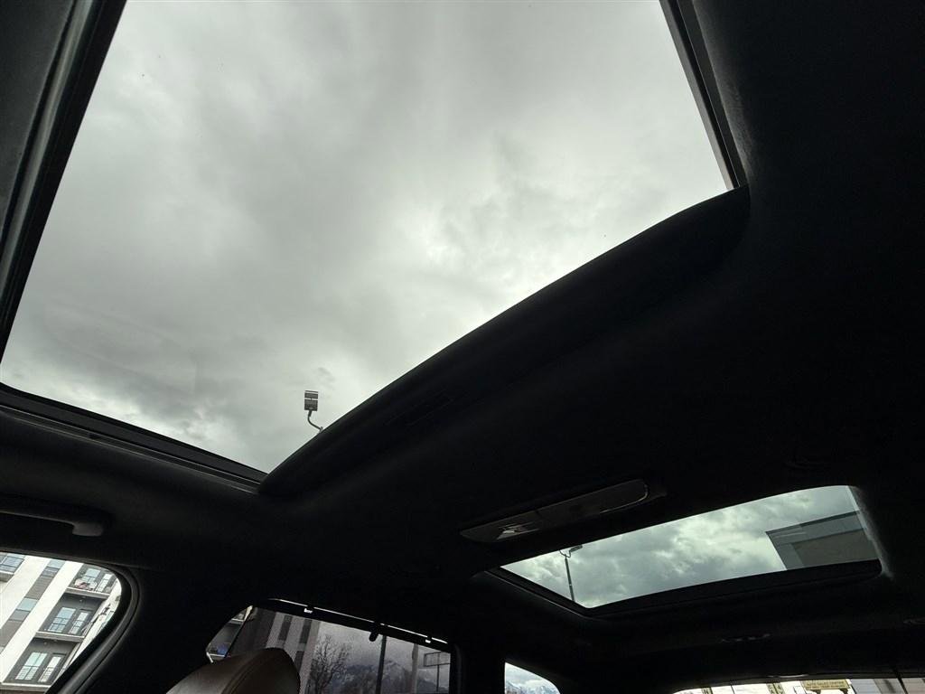 Used 2022 Kia Telluride SX w/ SX Prestige Package image 50