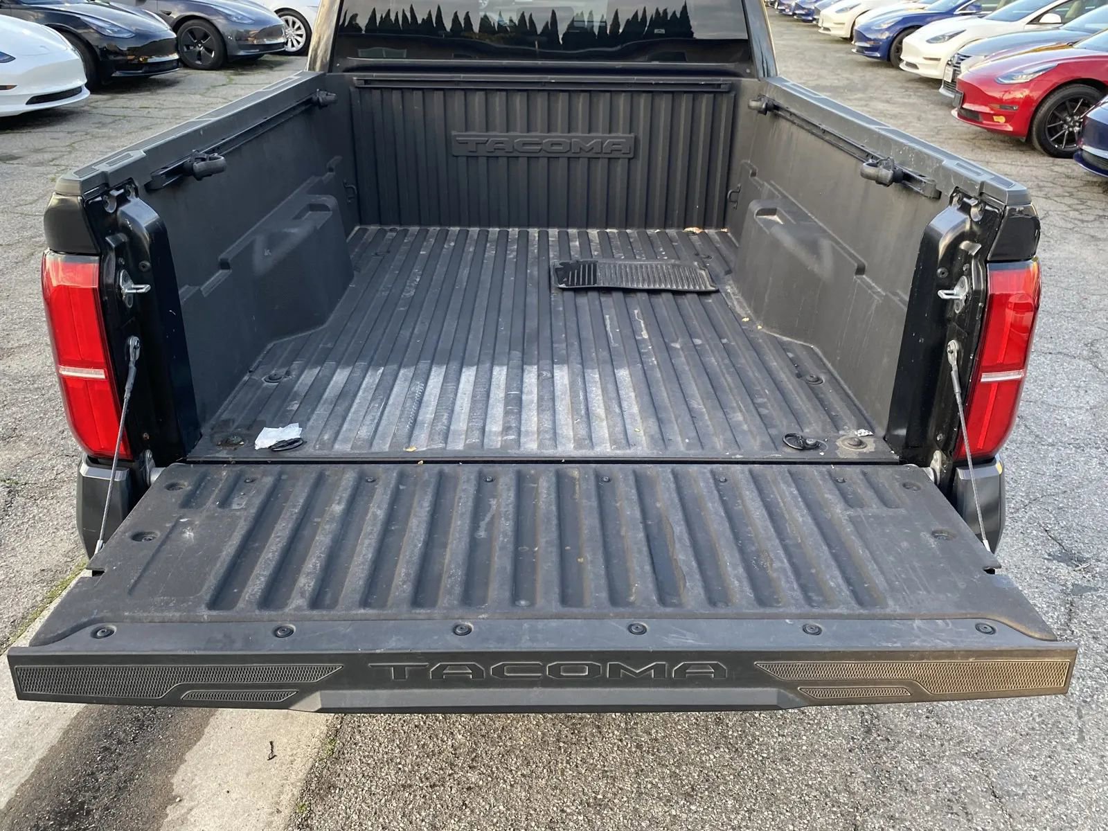 Used 2024 Toyota Tacoma SR5 image 9