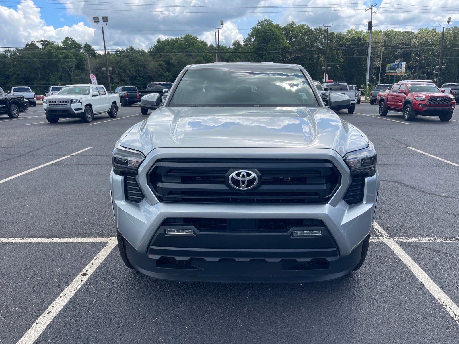 Used 2025 Toyota Tacoma SR5 AWD/4WD image 2