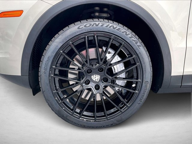 Used 2021 Porsche Cayenne Coupe image 10