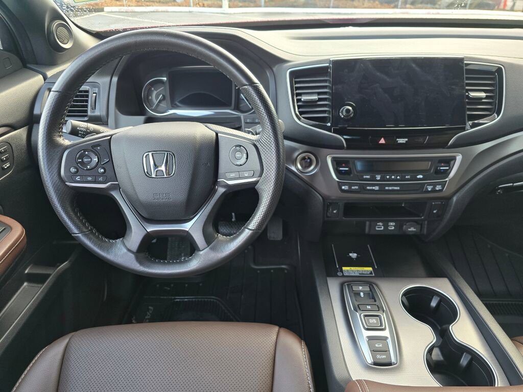 Certified 2025 Honda Passport EX-L image 15
