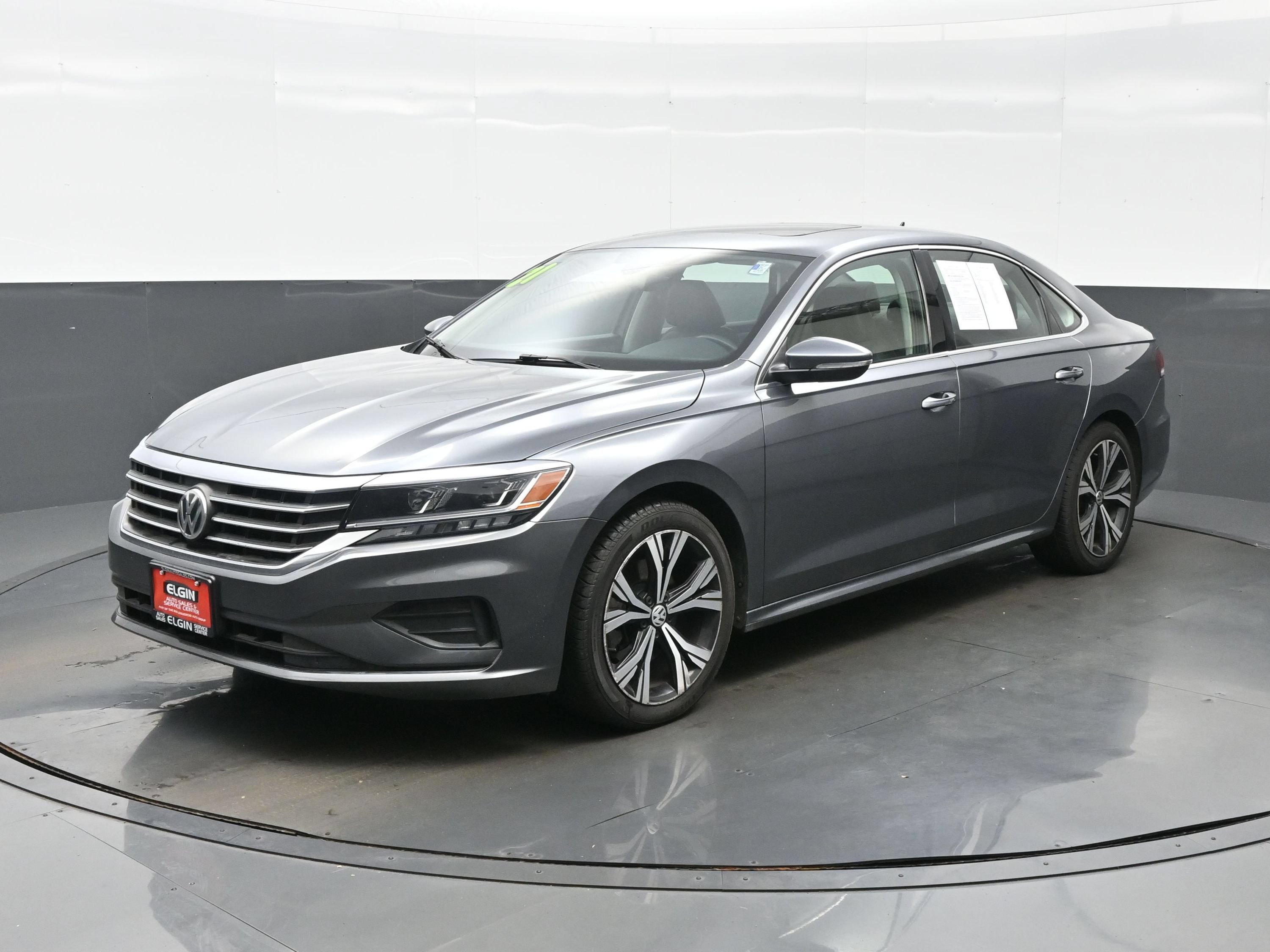 Used 2021 Volkswagen Passat 2.0T SE FWD image 2