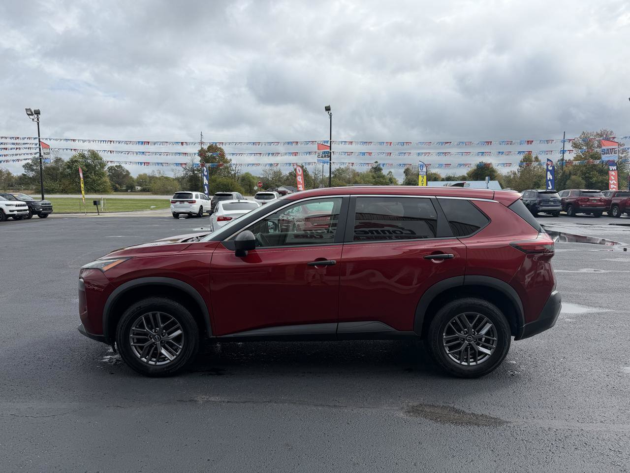 Used 2023 Nissan Rogue S AWD/4WD image 8