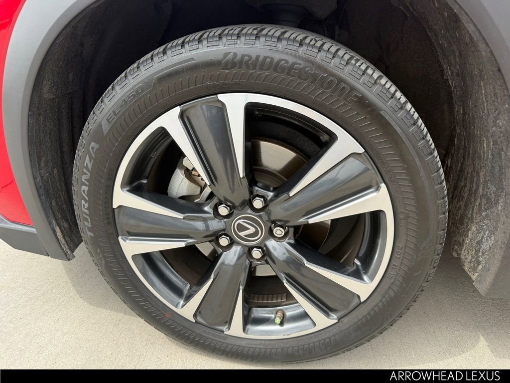Certified 2021 Lexus UX 200 w/ Accessory Package (Z1) FWD image 11