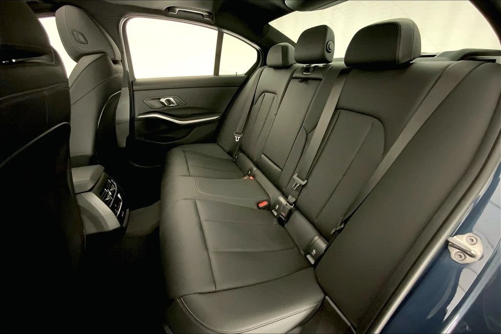 Used 2025 BMW 330i Sedan RWD image 13