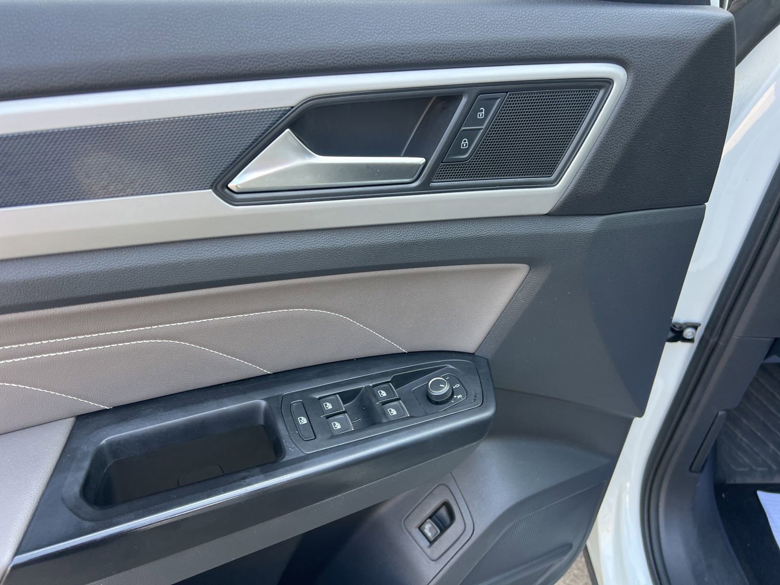 Used 2021 Volkswagen Atlas SE w/ Panoramic Sunroof Package image 28