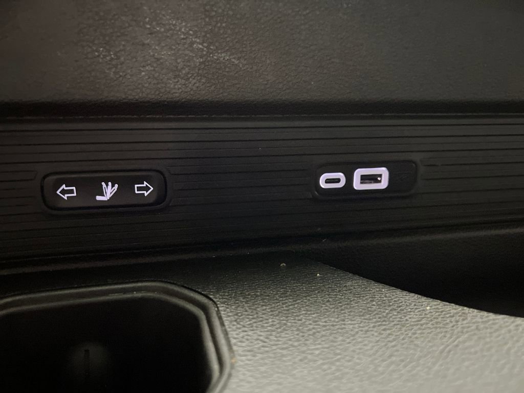 Used 2024 Jeep Wagoneer L Series II w/ Flexible Seating Group image 34