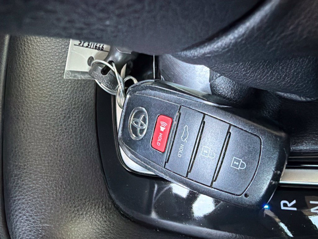 Used 2025 Toyota Corolla LE w/ Convenience Package FWD image 24