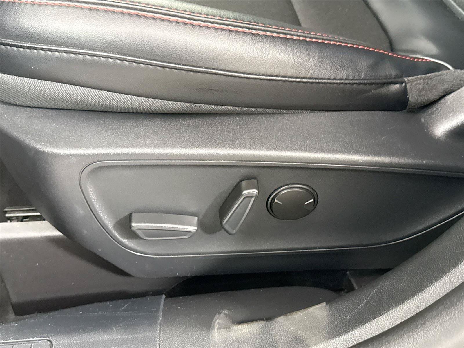 Used 2025 Ford Escape ST-Line FWD image 26