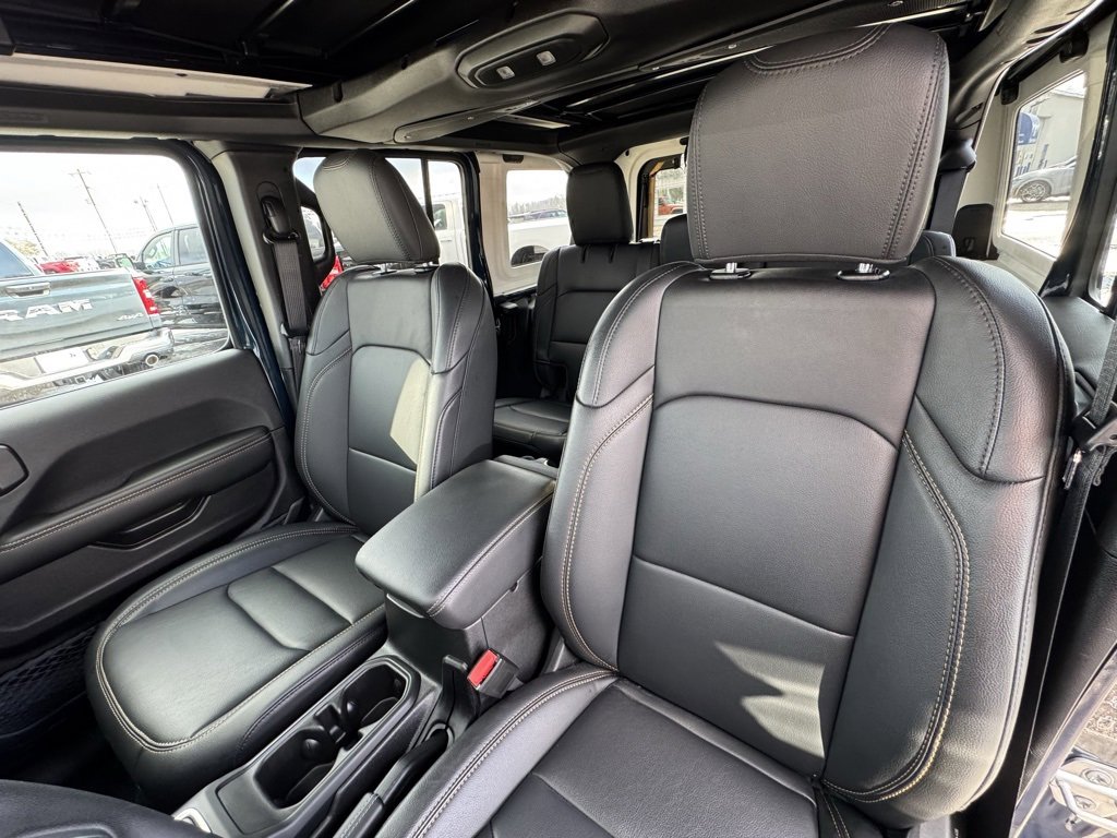Used 2025 Jeep Wrangler Sahara w/ Safety Group image 18