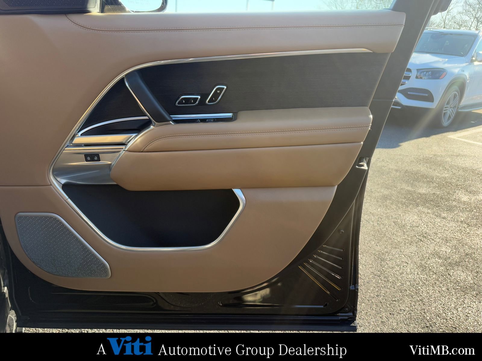 Used 2025 Land Rover Range Rover Long Wheelbase Autobiography image 29