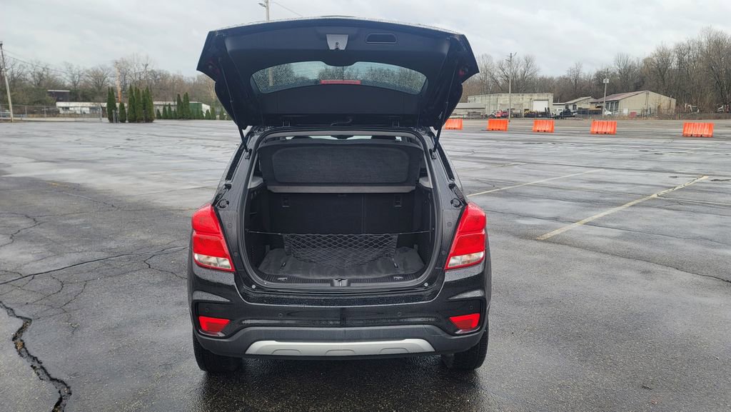 Used 2020 Chevrolet Trax Premier w/ LPO, Cargo Package image 11