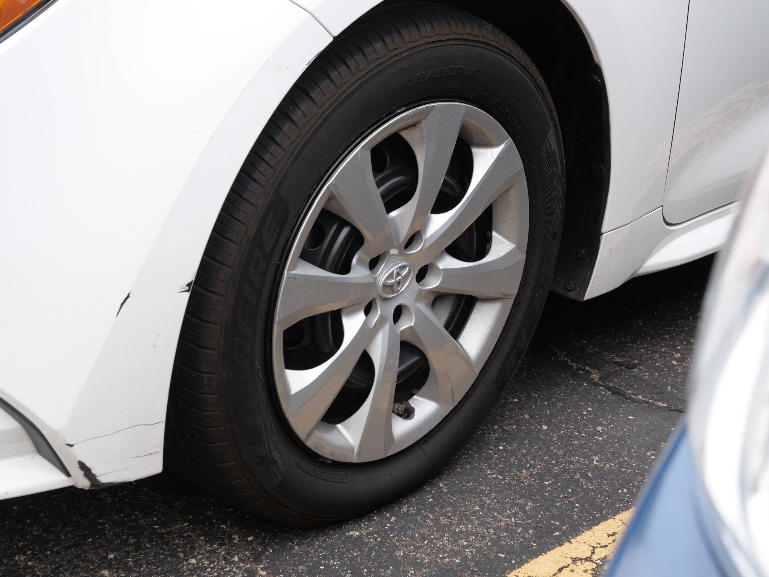 Used 2021 Toyota Corolla LE FWD image 5