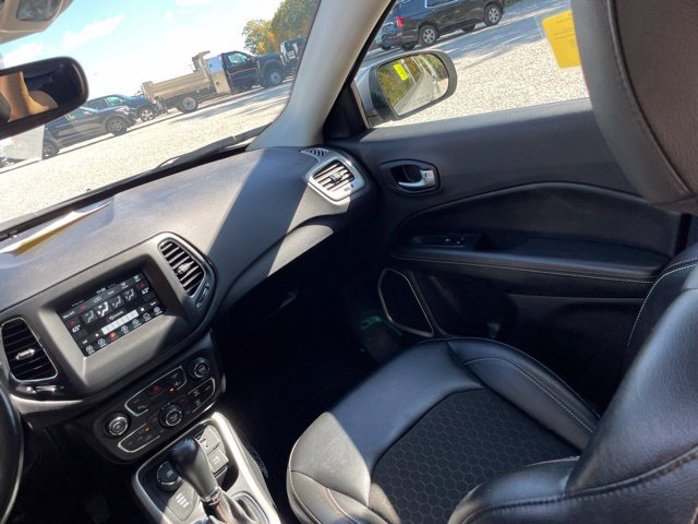 Used 2020 Jeep Compass Latitude AWD/4WD image 24